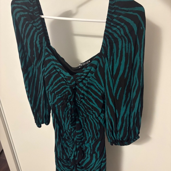 Zara dress - Picture 2 of 4